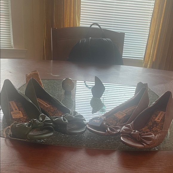 American Eagle Outfitters Green and Brown Bow Flats/two for one deal - Picture 11 of 16